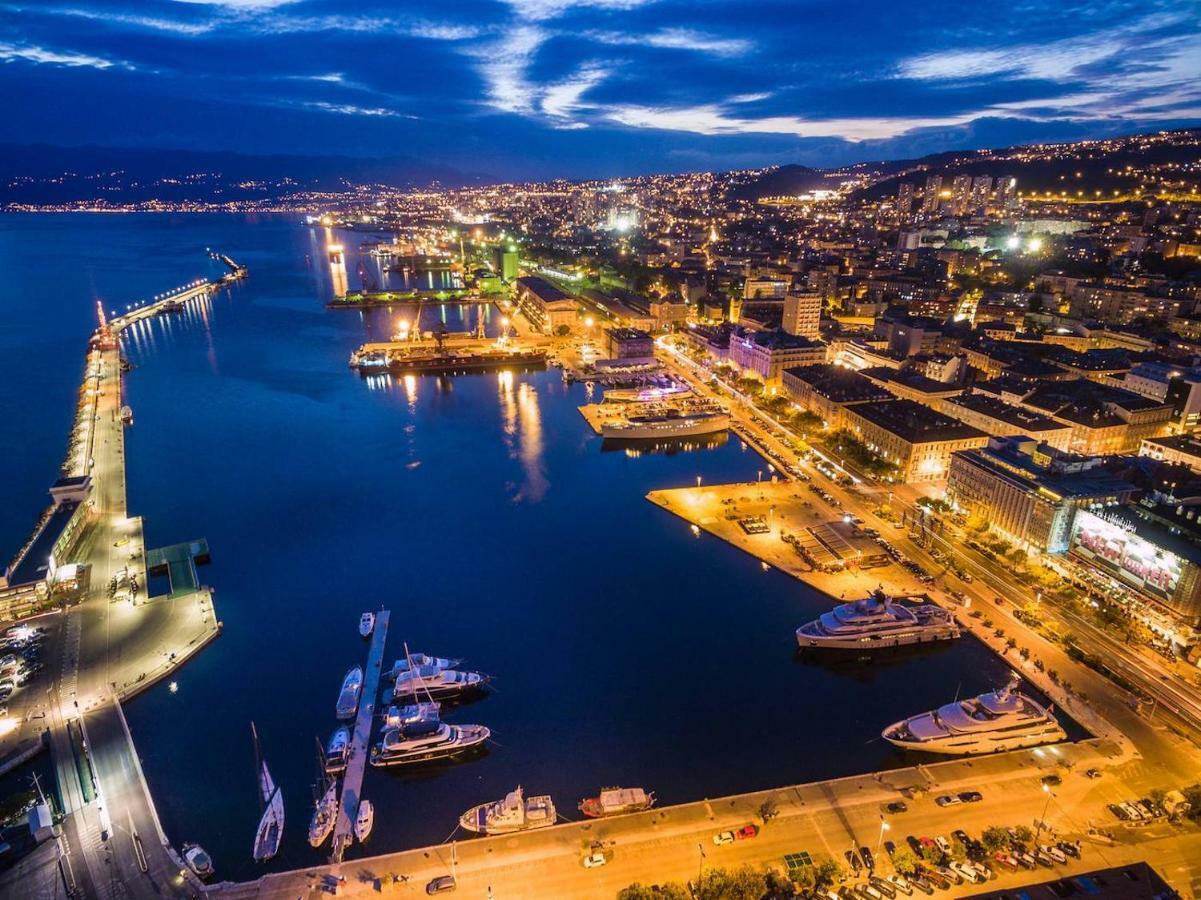 Deluxe Apartment Dora With A Private Parking, Terrace And See View Rijeka Ngoại thất bức ảnh